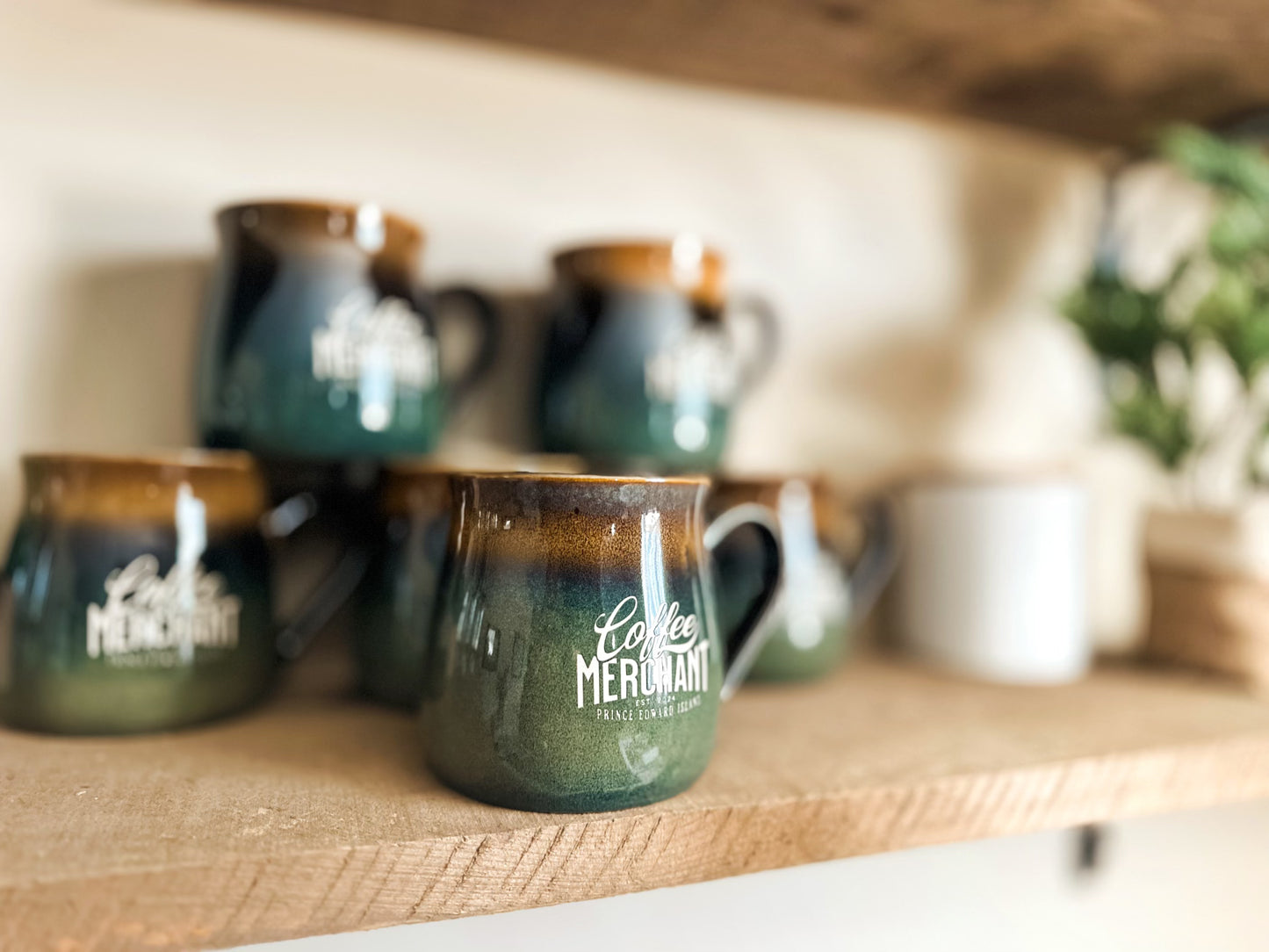 Tasse en céramique gravée PEI Coffee Merchant de 16 oz avec glaçure réactive
